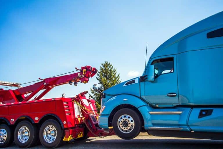 how-much-do-tow-truck-drivers-make-truckers-training